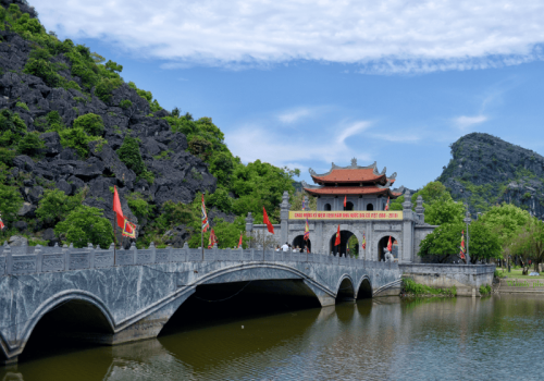 Discover the beauty of Hoa Lu Ancient Capital