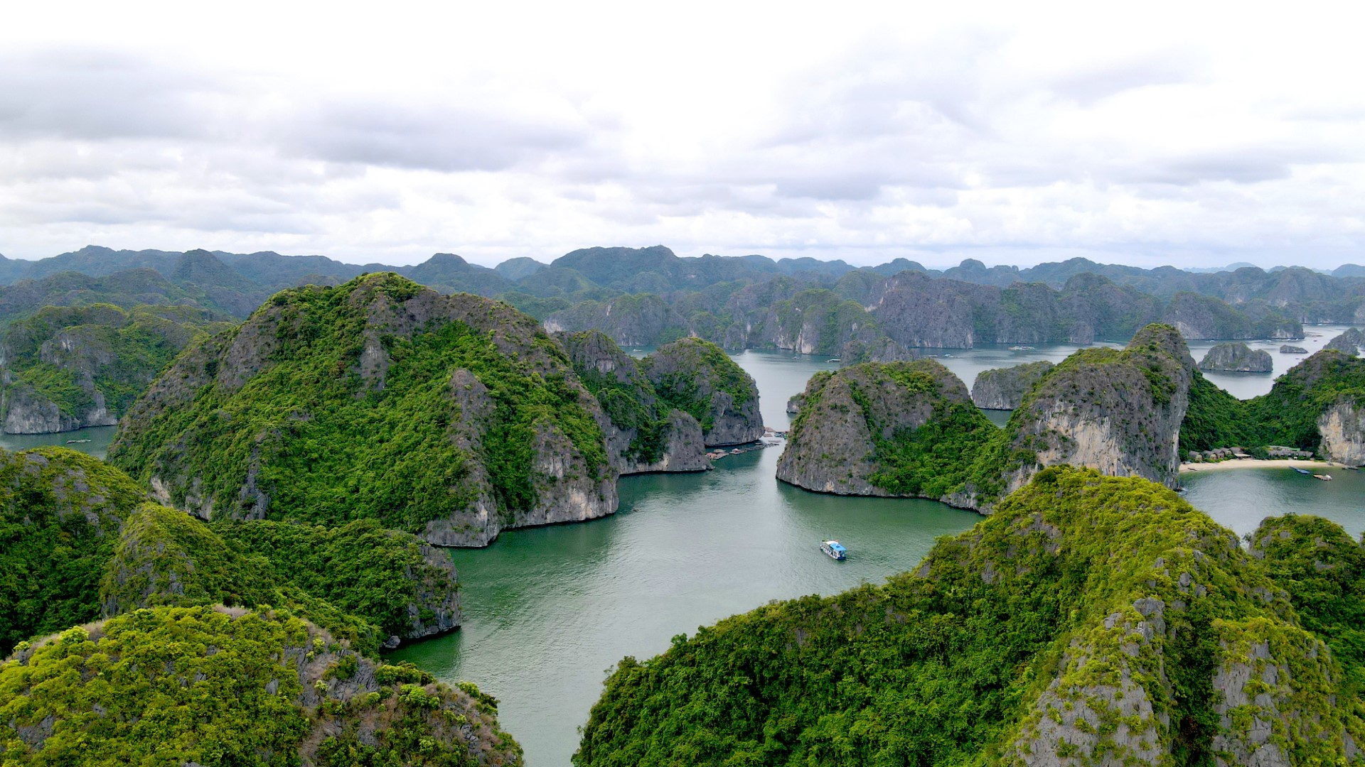 Halong Bay - Lan Ha Bay (4)