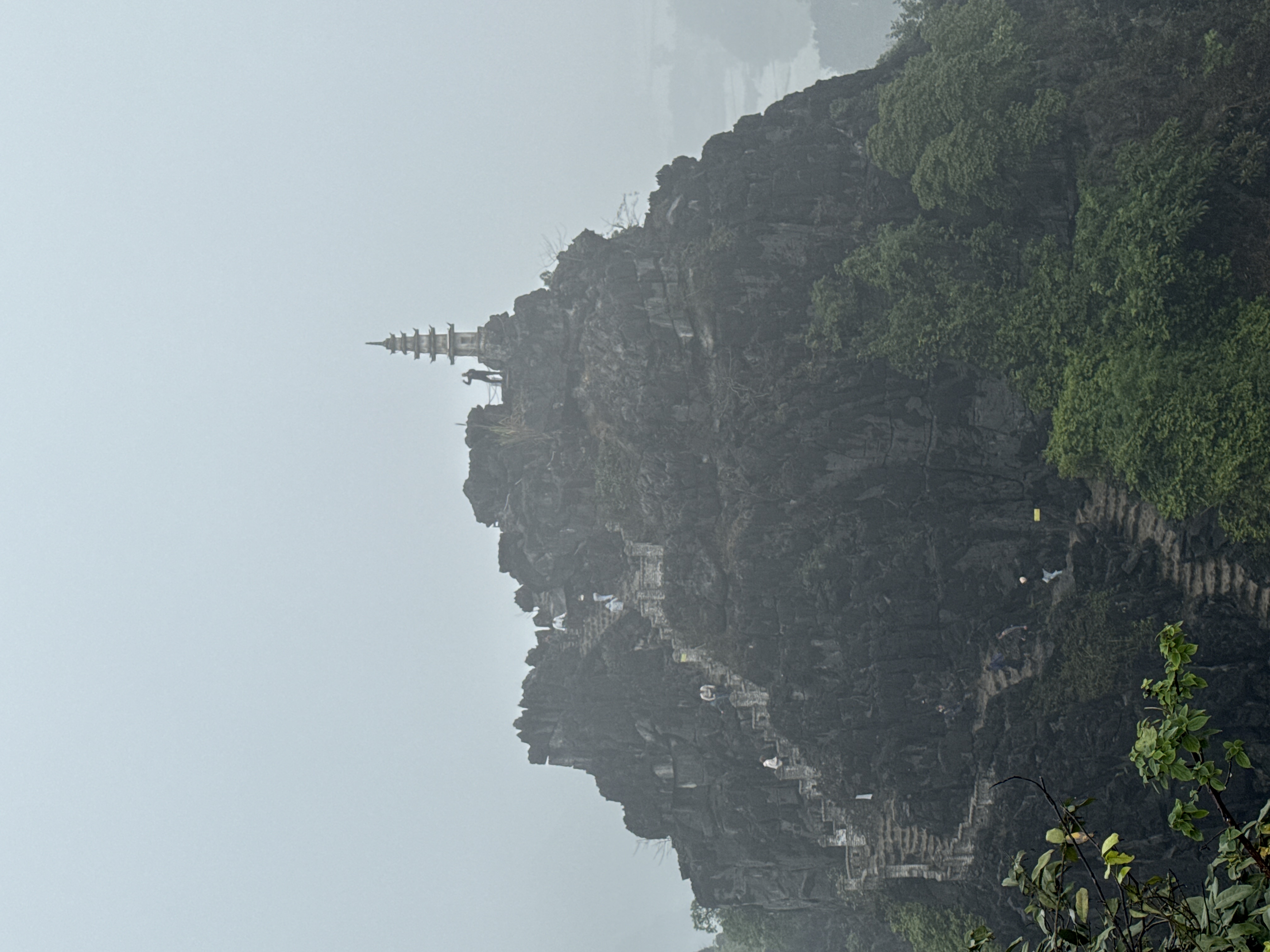 Mua Cave 3