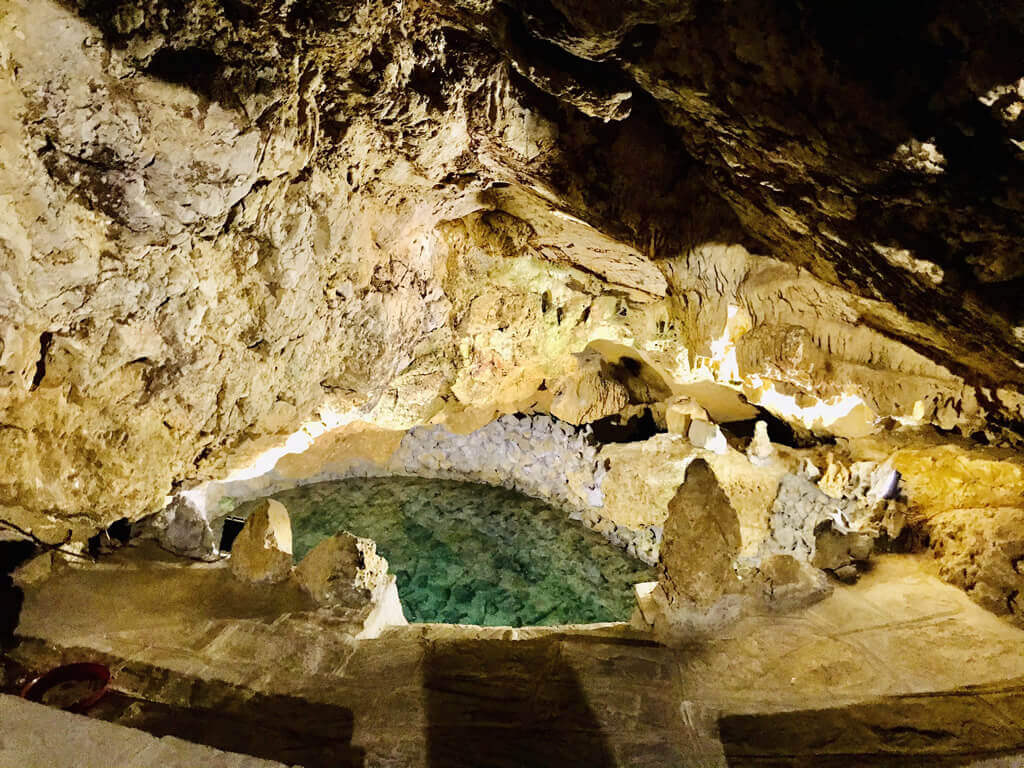 Am Tien Cave boasts a rugged beauty with tranquil blue waters (Source: Discover Ninh Binh)