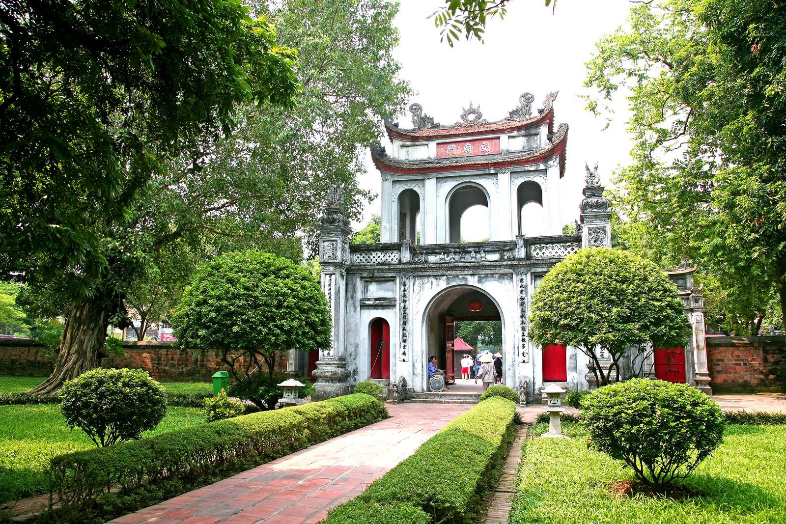 bao-ton-phat-huy-gia-tri-di-tich-van-mieu---quoc-tu-giam1490288918