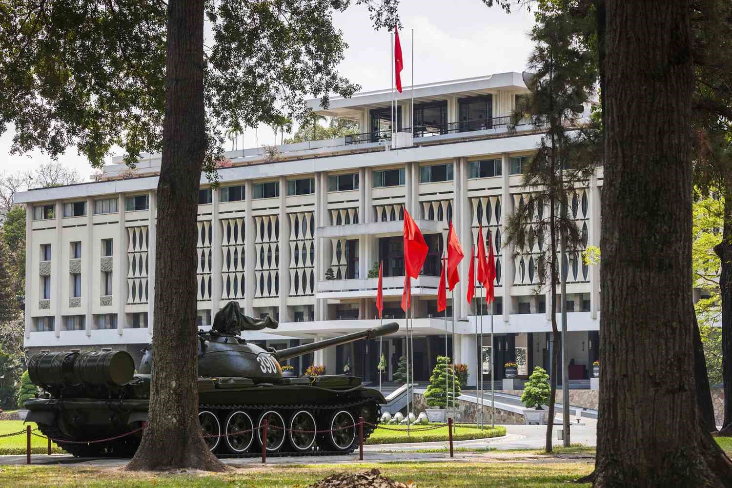 independence_palace1-57c65abb3df78cc16e6e89e0