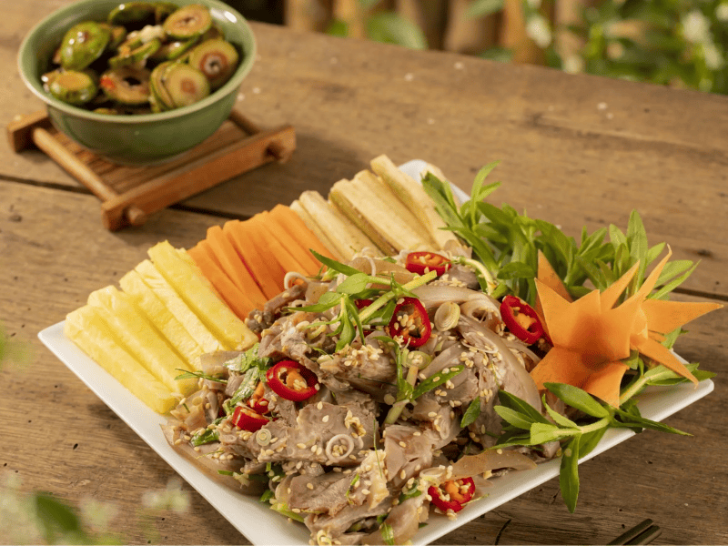 Goat meat is one of the most iconic dishes in Ninh Binh (source: Justfly)