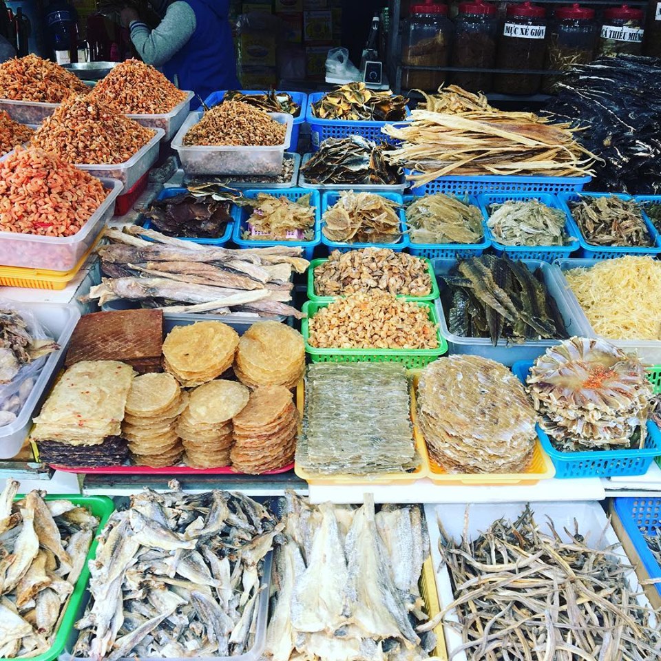 Avoid touching them unless you intend to buy something (Source: Horizon Vietnam Travel)