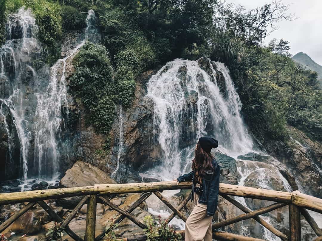 Admiring the cascade’s ethereal beauty of Cat Cat Waterfall (Source: Vietnam Discovery)