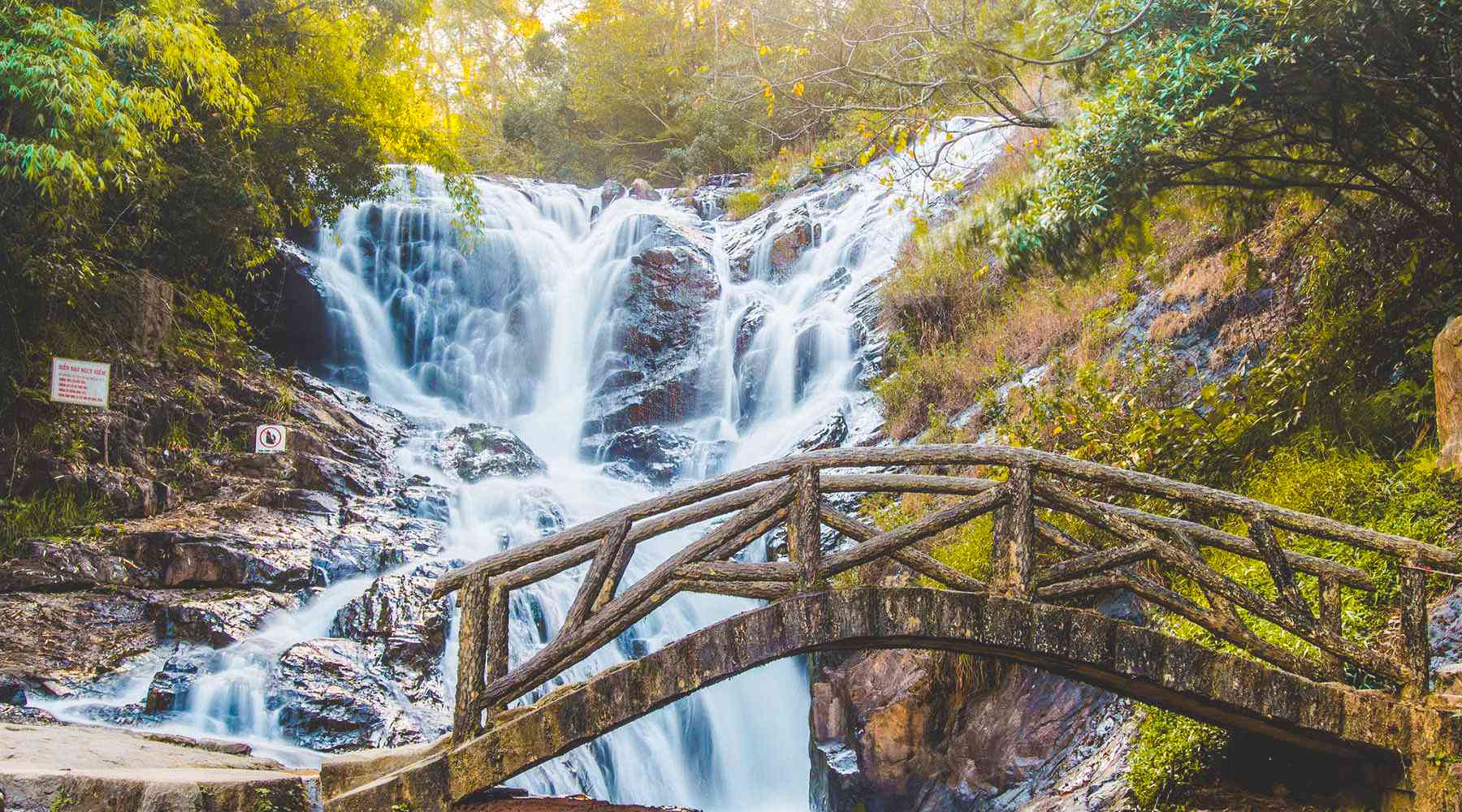 Experience canyoning at Datanla Waterfall (source: local vietnam)